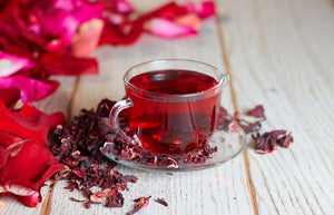 Ceaiul de hibiscus: care sunt beneficiile pentru sanatate, cum se prepara si care este cantitatea recomandata