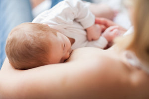 Colostrul, vaccinul natural pentru nou-nascut